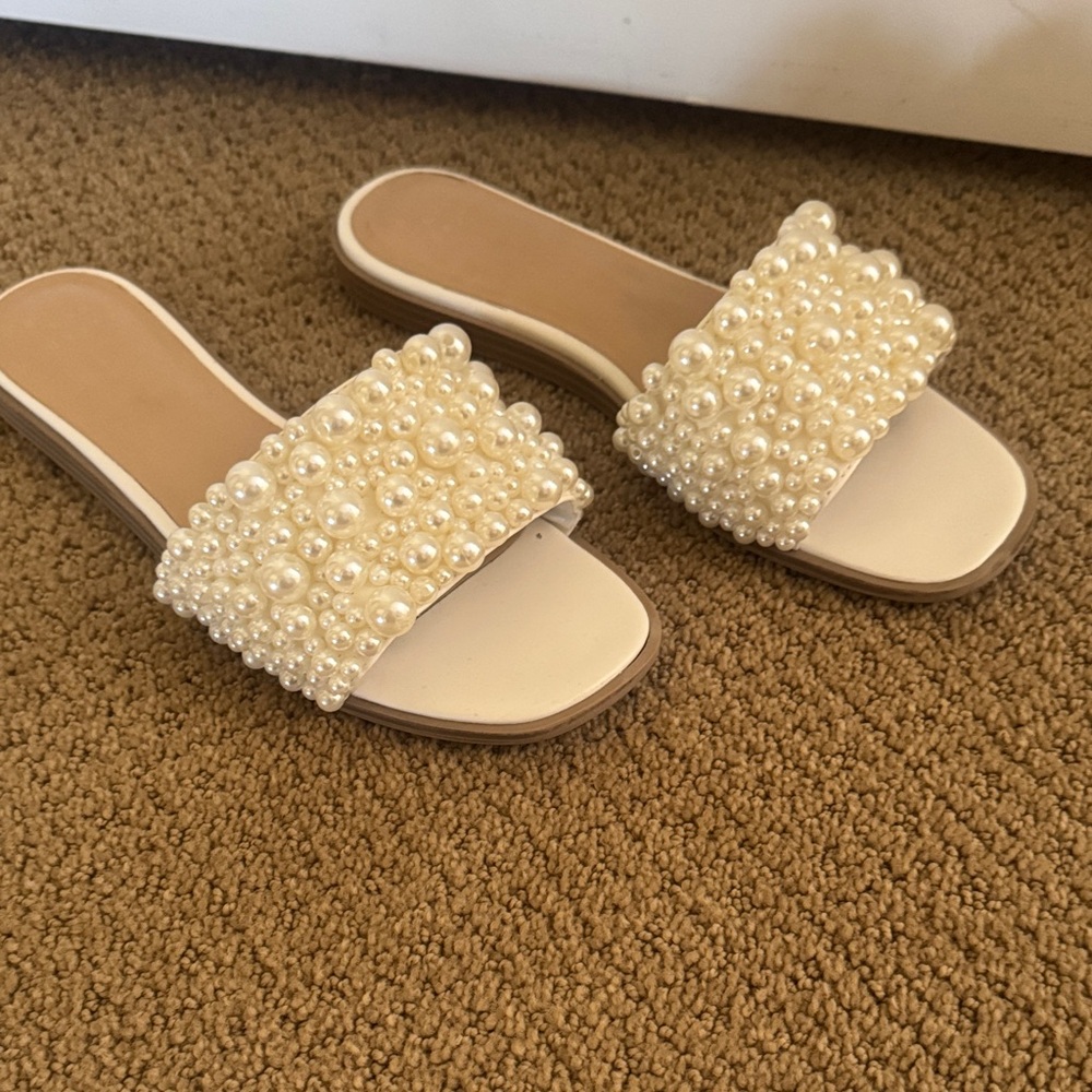 Elegant Pearl Embellished Slide Sandals